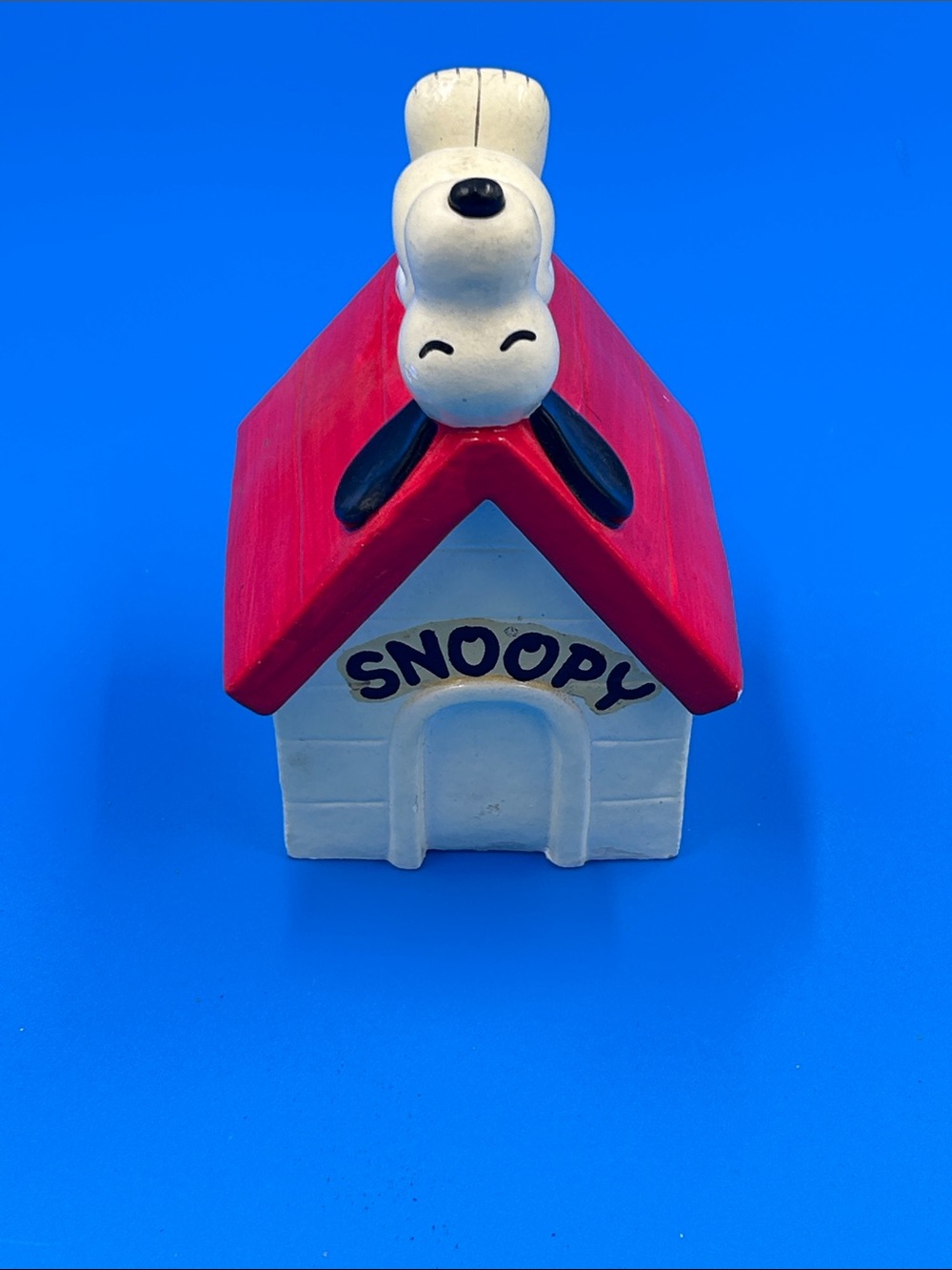 Peanuts Snoopy Figurine with Red Roof and White House